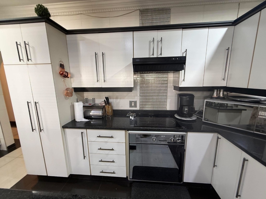  Bedroom Property for Sale in Mountain Rise KwaZulu-Natal