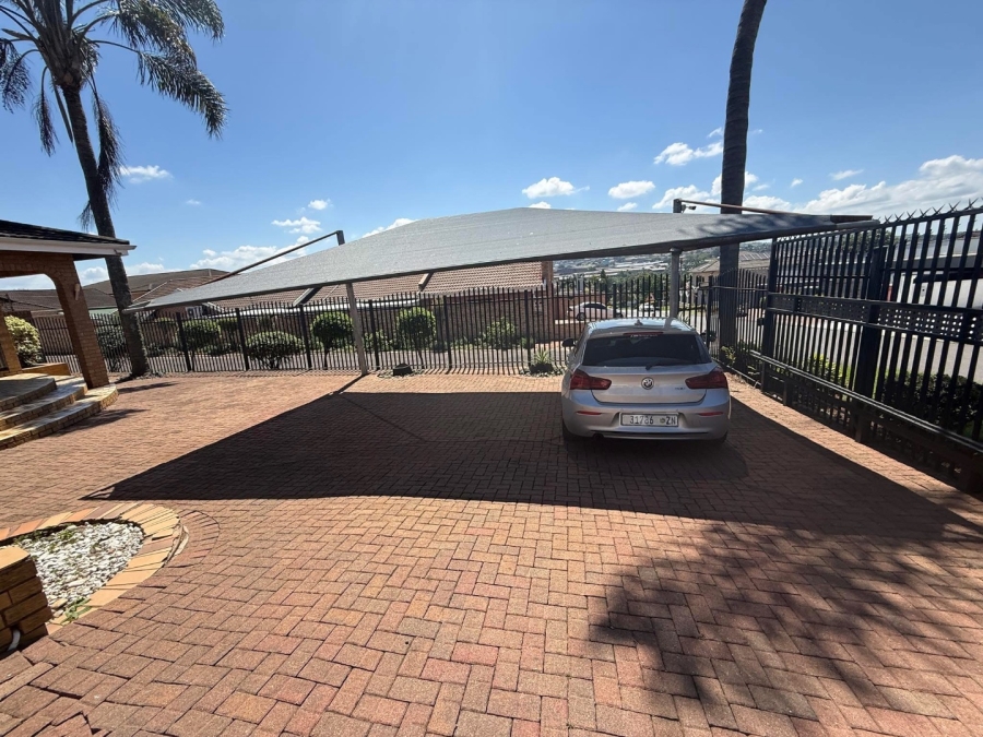  Bedroom Property for Sale in Mountain Rise KwaZulu-Natal