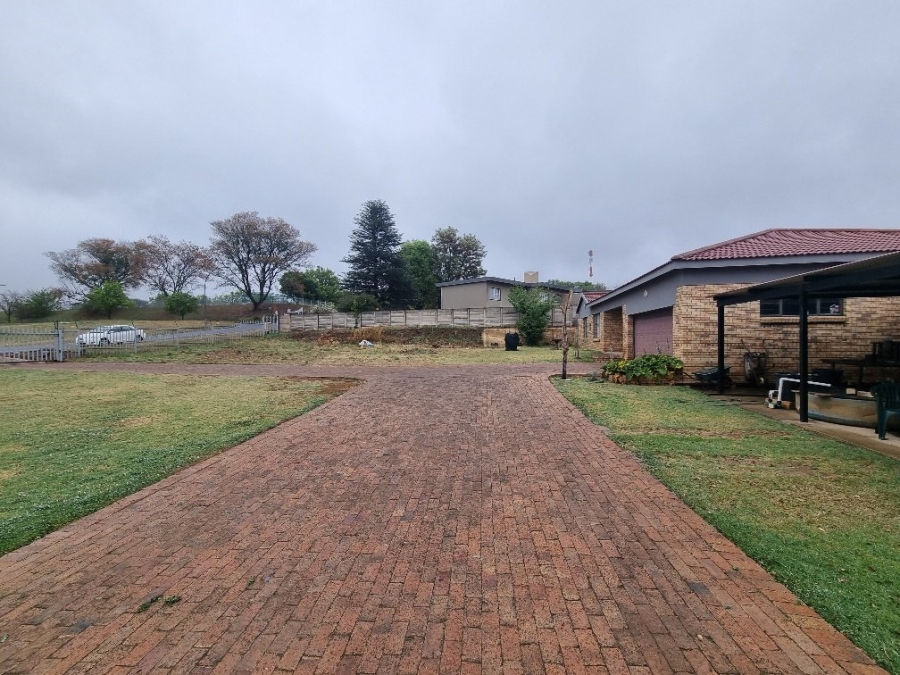 7 Bedroom Property for Sale in Pioneer Park KwaZulu-Natal