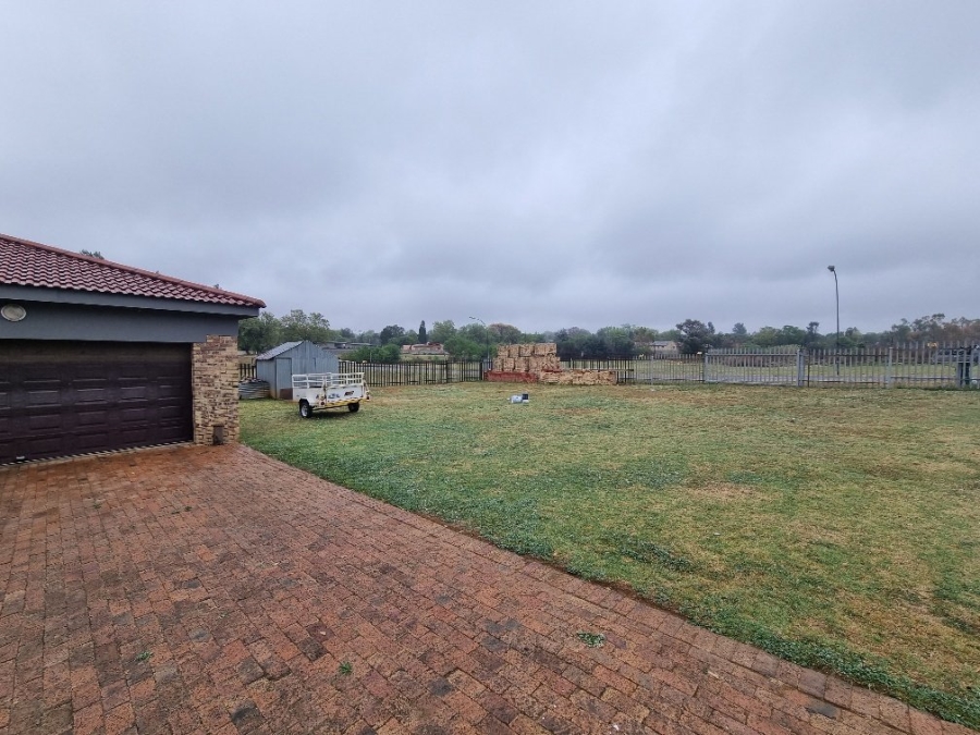 7 Bedroom Property for Sale in Pioneer Park KwaZulu-Natal