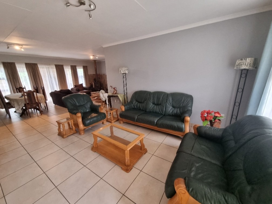 7 Bedroom Property for Sale in Pioneer Park KwaZulu-Natal