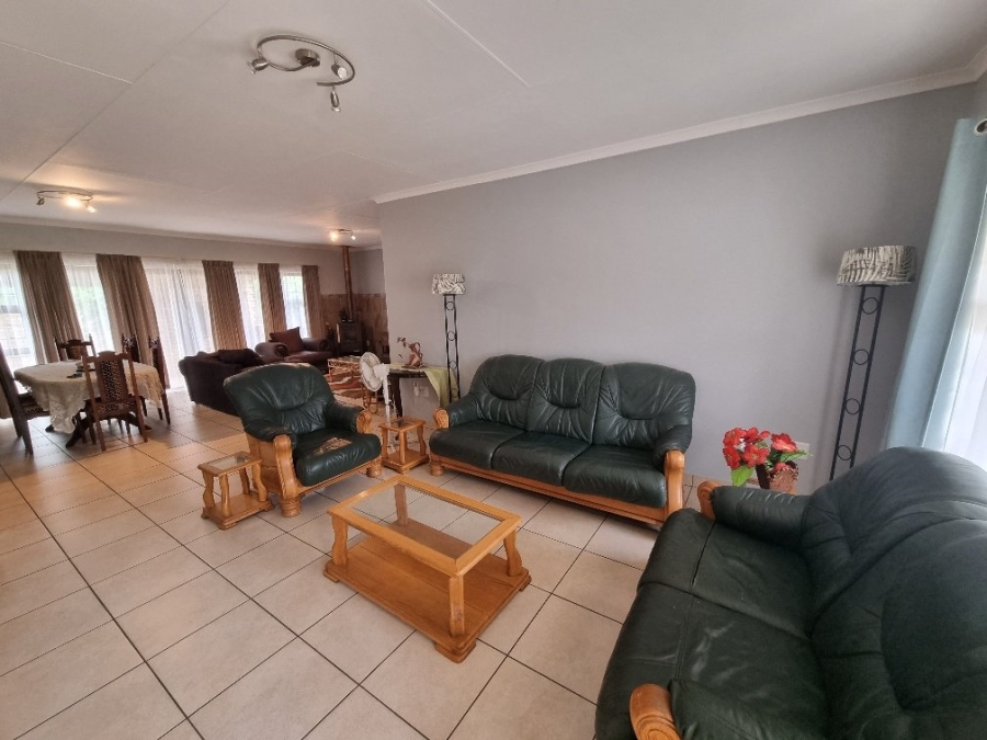 7 Bedroom Property for Sale in Pioneer Park KwaZulu-Natal