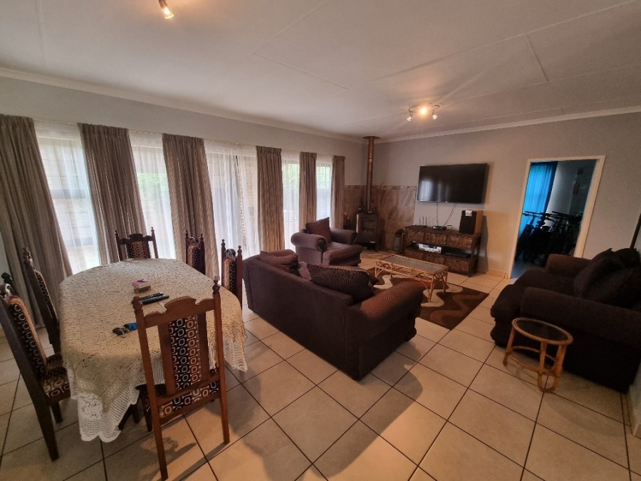 7 Bedroom Property for Sale in Pioneer Park KwaZulu-Natal