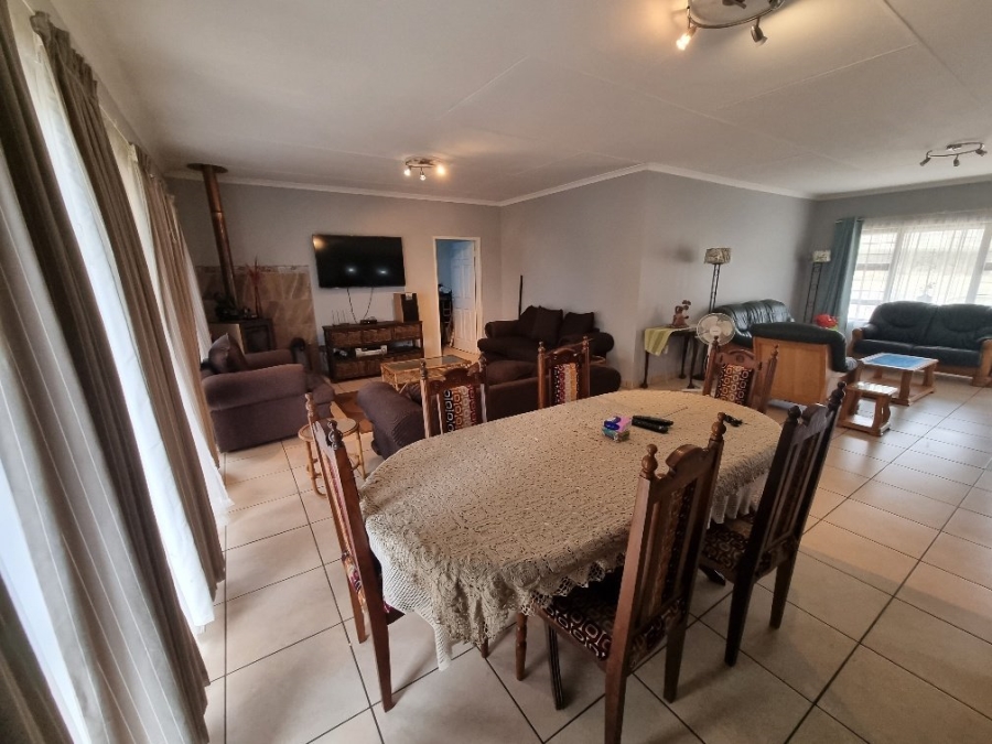 7 Bedroom Property for Sale in Pioneer Park KwaZulu-Natal