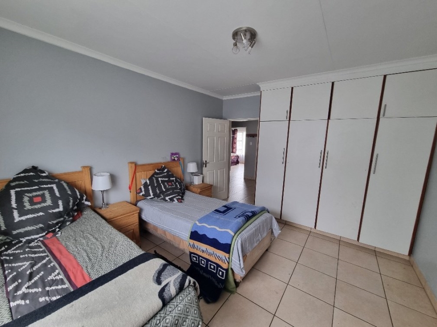 7 Bedroom Property for Sale in Pioneer Park KwaZulu-Natal