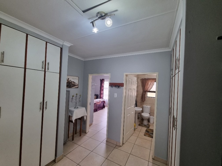7 Bedroom Property for Sale in Pioneer Park KwaZulu-Natal