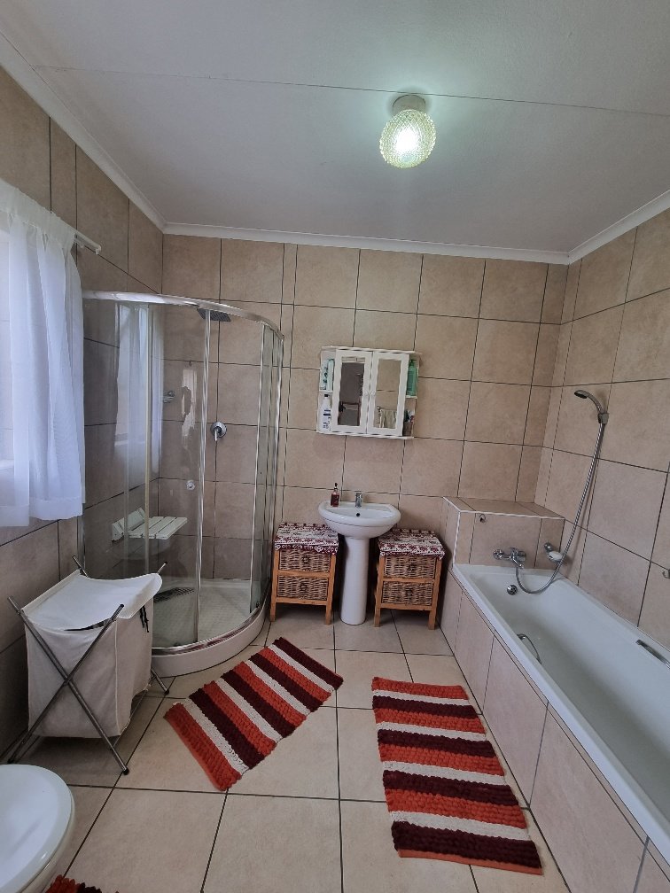 7 Bedroom Property for Sale in Pioneer Park KwaZulu-Natal