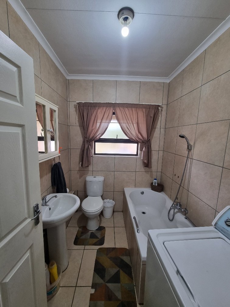 7 Bedroom Property for Sale in Pioneer Park KwaZulu-Natal