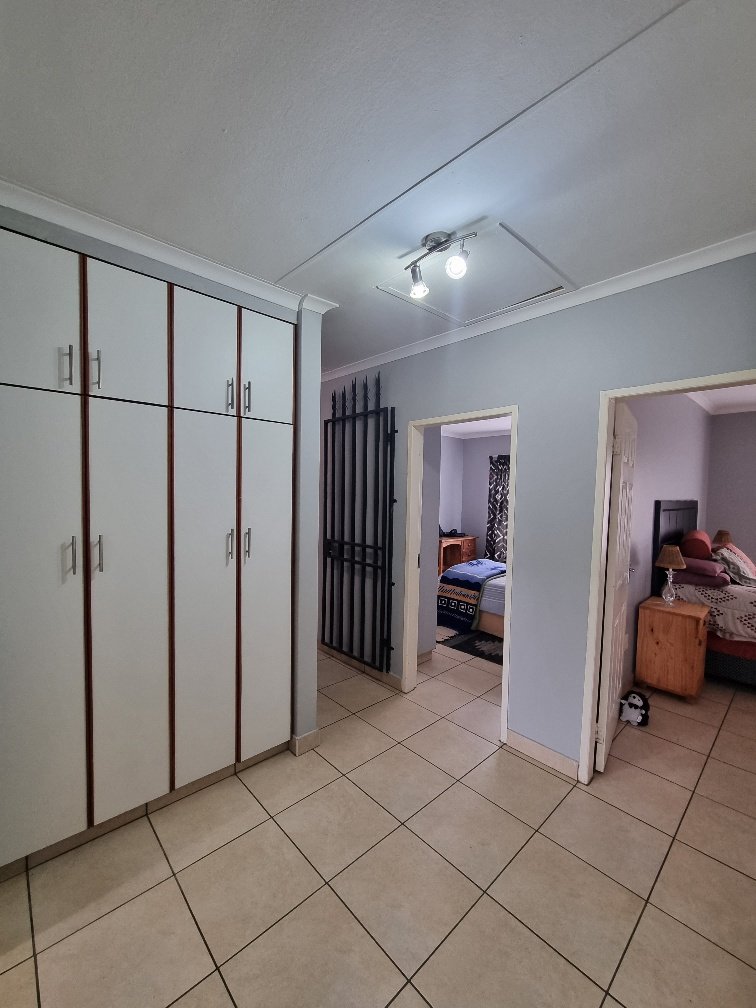 7 Bedroom Property for Sale in Pioneer Park KwaZulu-Natal