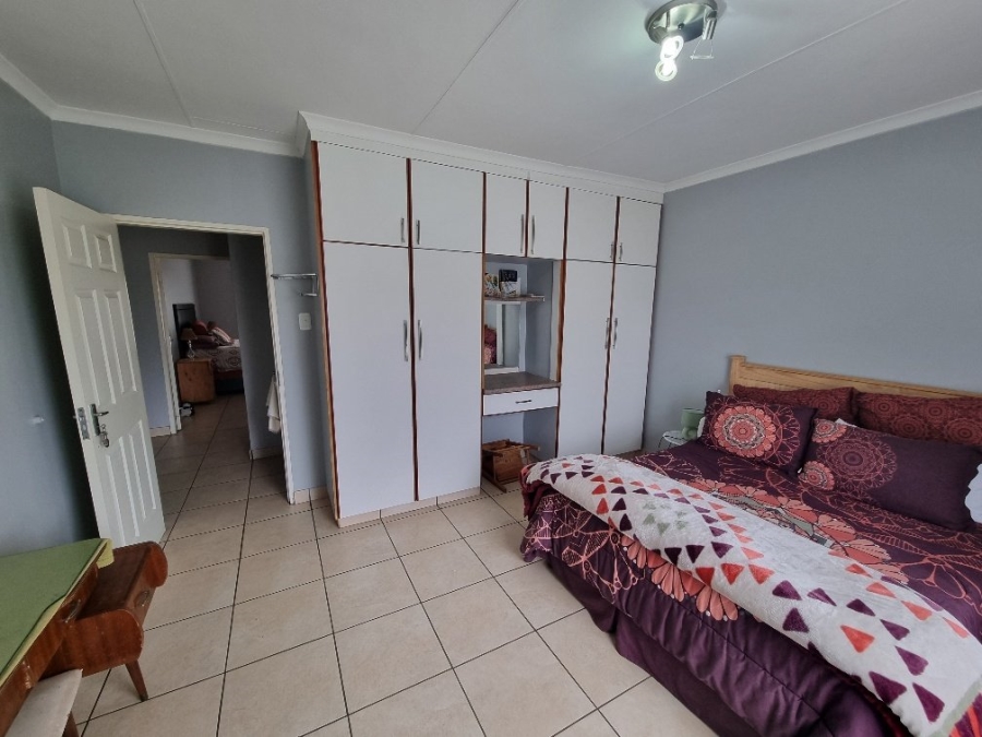 7 Bedroom Property for Sale in Pioneer Park KwaZulu-Natal