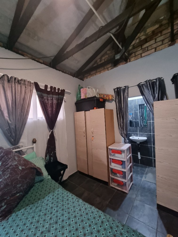 7 Bedroom Property for Sale in Pioneer Park KwaZulu-Natal