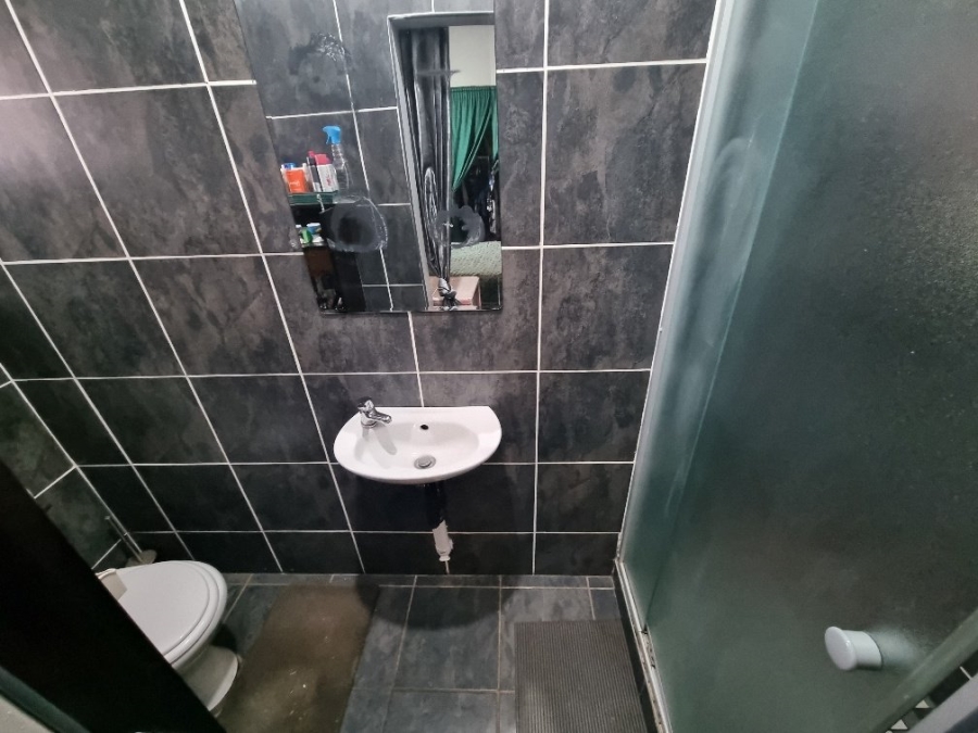 7 Bedroom Property for Sale in Pioneer Park KwaZulu-Natal