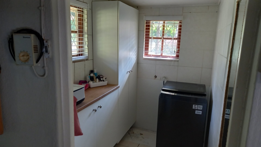 1 Bedroom Property for Sale in Umtentweni KwaZulu-Natal