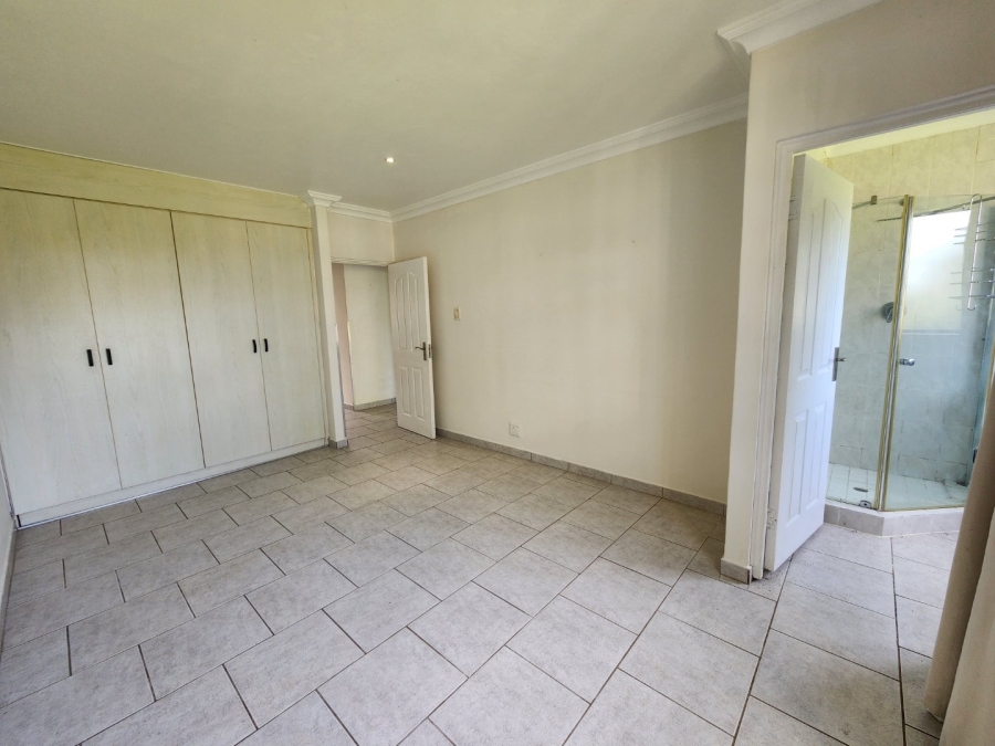 2 Bedroom Property for Sale in Illovo Beach KwaZulu-Natal