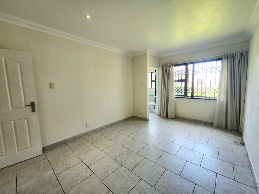 2 Bedroom Property for Sale in Illovo Beach KwaZulu-Natal