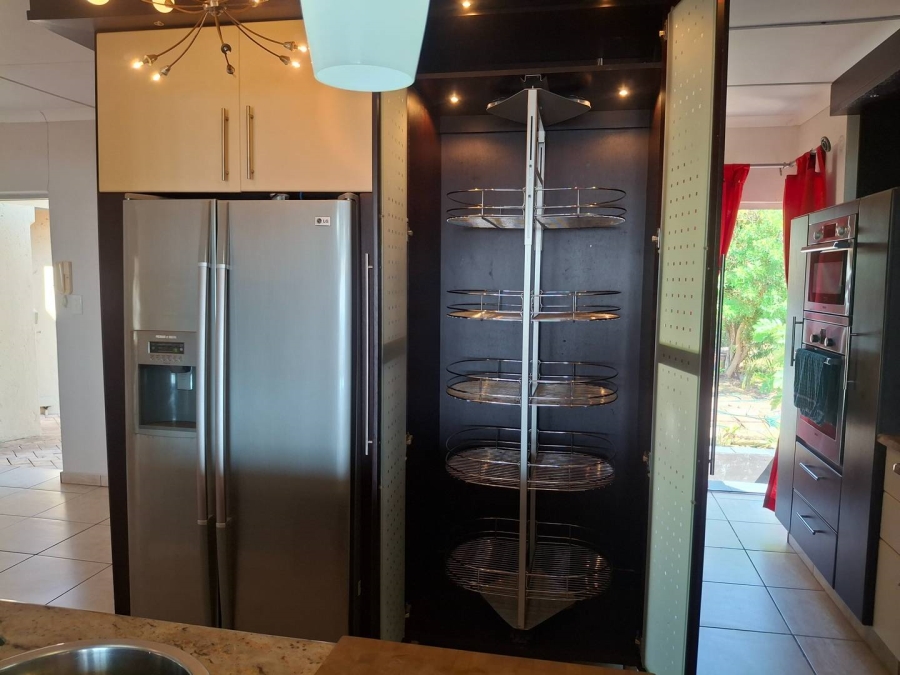 4 Bedroom Property for Sale in Uvongo KwaZulu-Natal