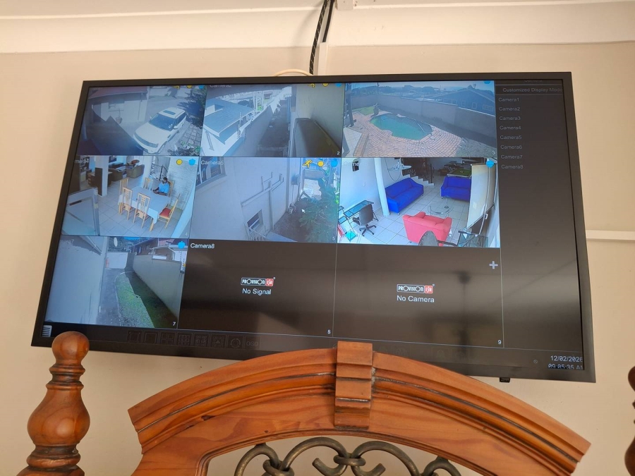 4 Bedroom Property for Sale in Uvongo KwaZulu-Natal