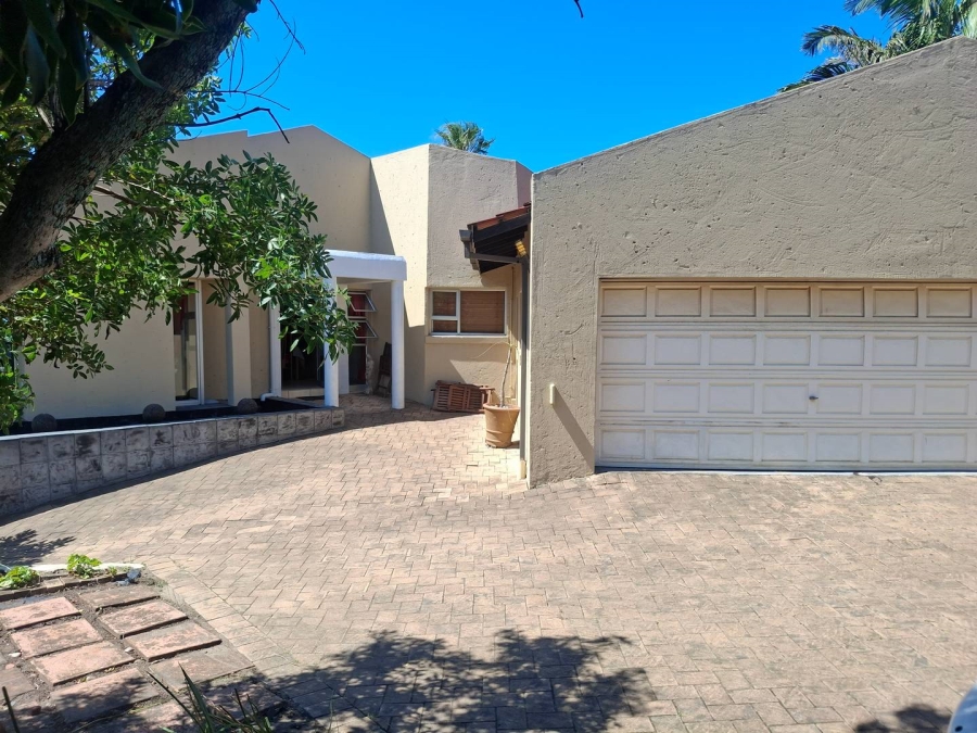4 Bedroom Property for Sale in Uvongo KwaZulu-Natal