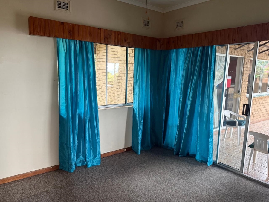 5 Bedroom Property for Sale in Scottburgh South KwaZulu-Natal