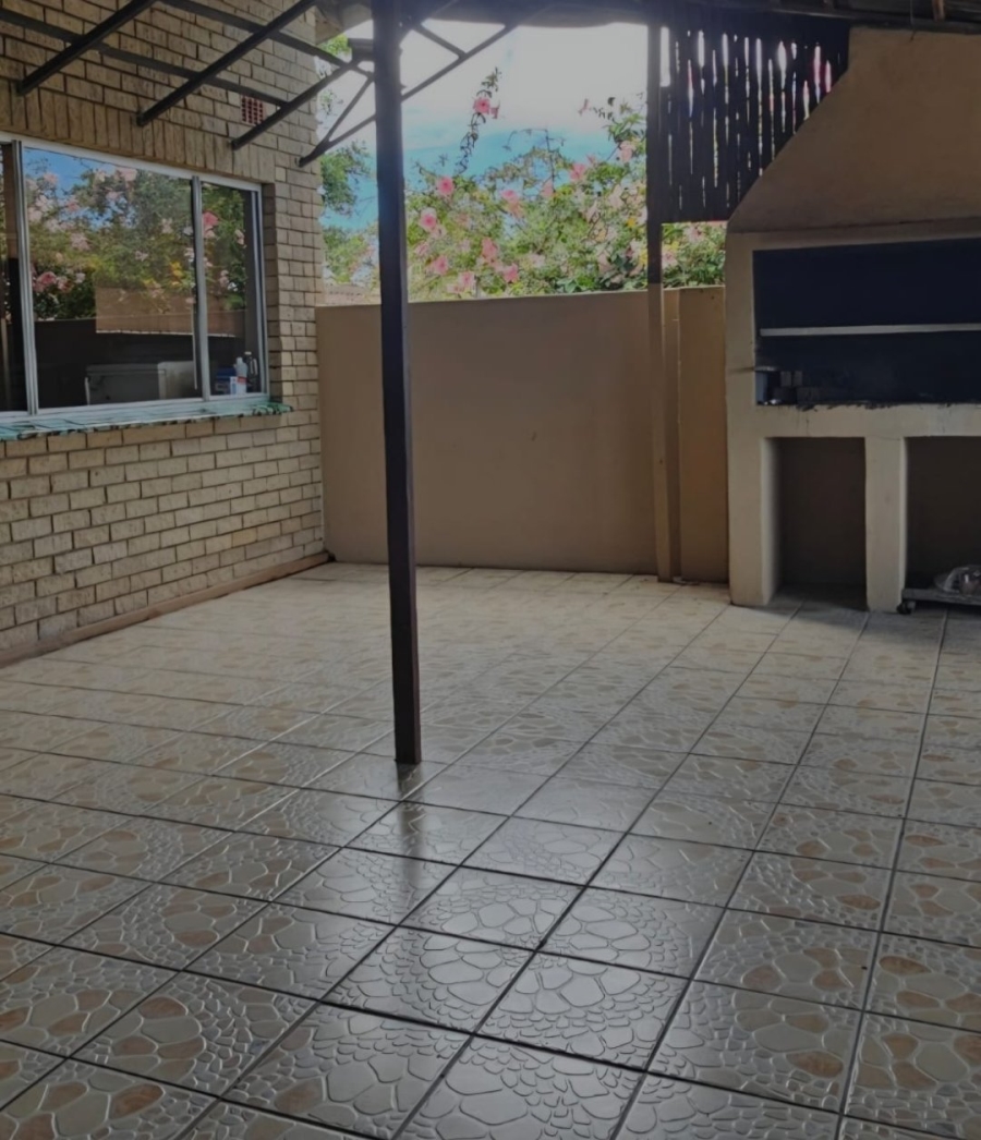 5 Bedroom Property for Sale in Scottburgh South KwaZulu-Natal