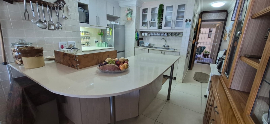 3 Bedroom Property for Sale in Uvongo KwaZulu-Natal