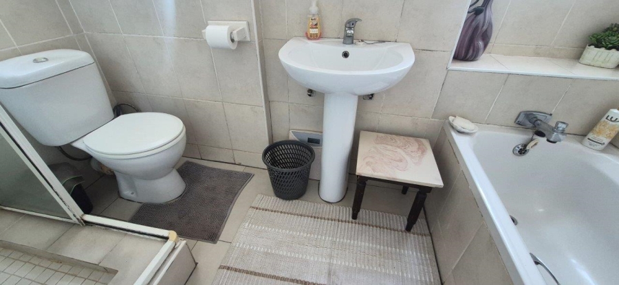 3 Bedroom Property for Sale in Uvongo KwaZulu-Natal