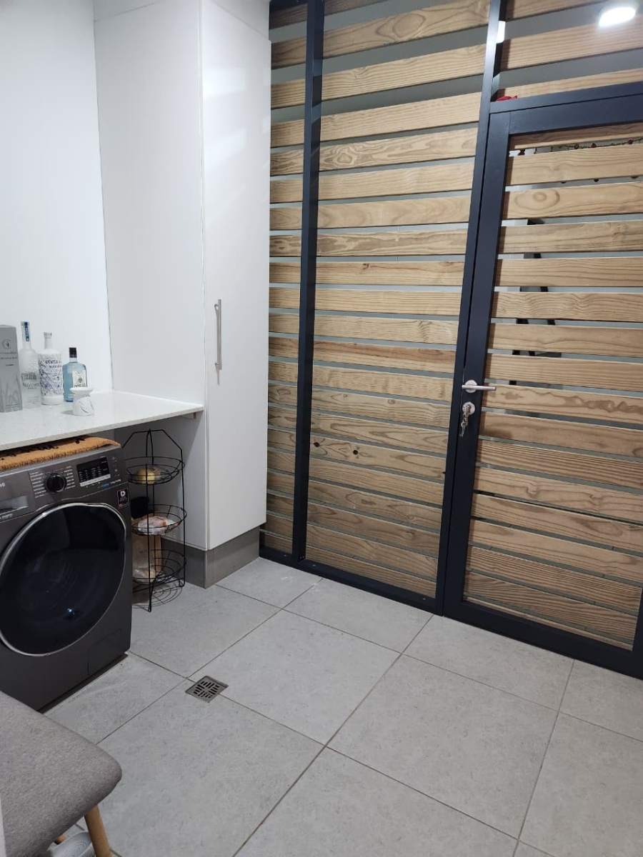 2 Bedroom Property for Sale in New Town Centre KwaZulu-Natal