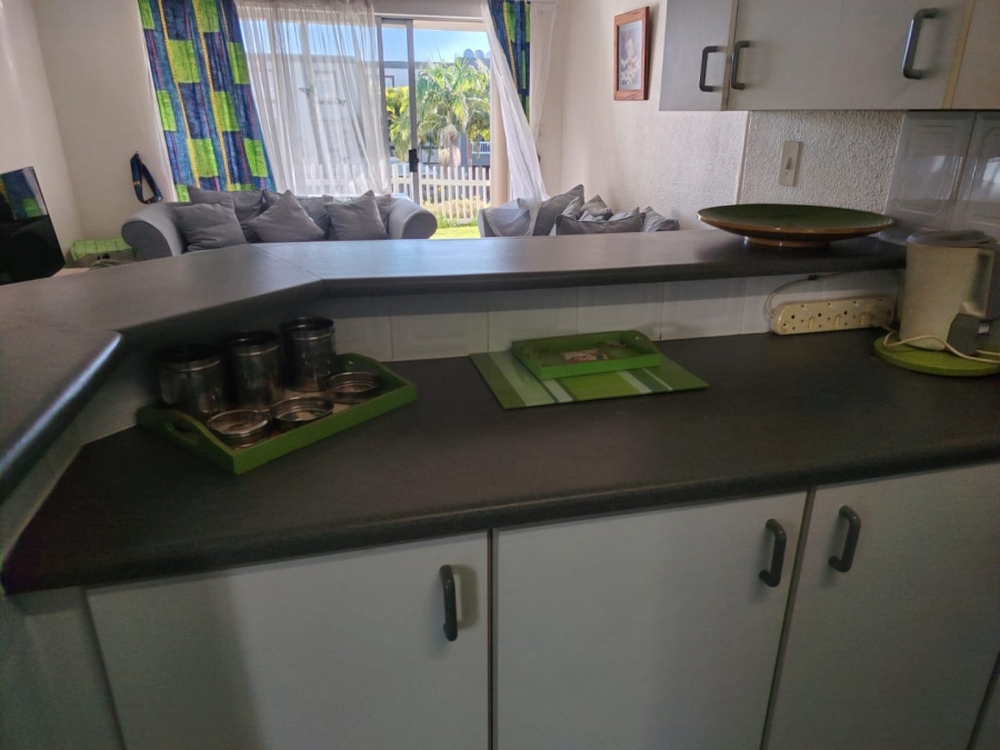 2 Bedroom Property for Sale in Uvongo KwaZulu-Natal