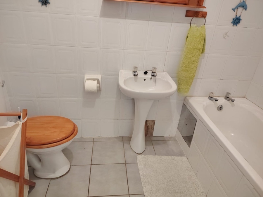 2 Bedroom Property for Sale in Uvongo KwaZulu-Natal