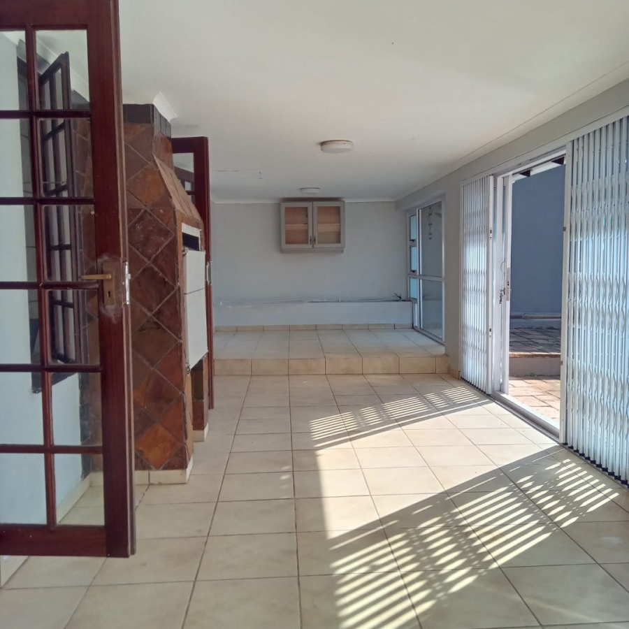 To Let 3 Bedroom Property for Rent in Margate KwaZulu-Natal