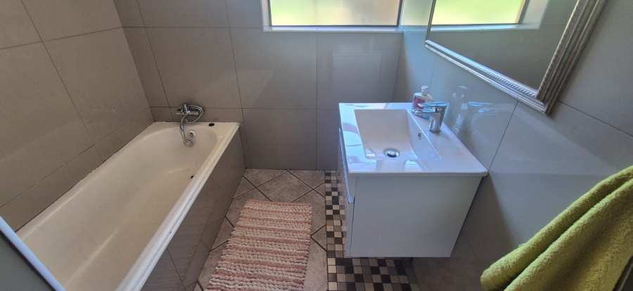 3 Bedroom Property for Sale in Pioneer Park KwaZulu-Natal