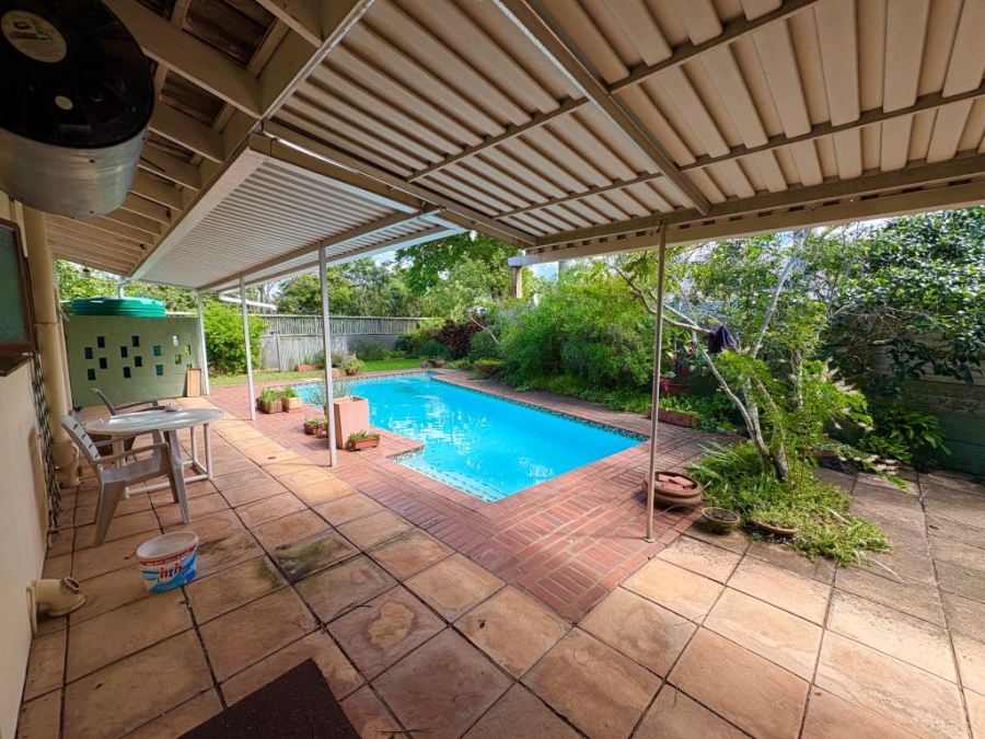 3 Bedroom Property for Sale in Umtentweni KwaZulu-Natal