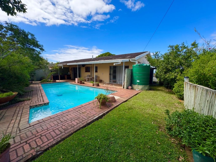 3 Bedroom Property for Sale in Umtentweni KwaZulu-Natal