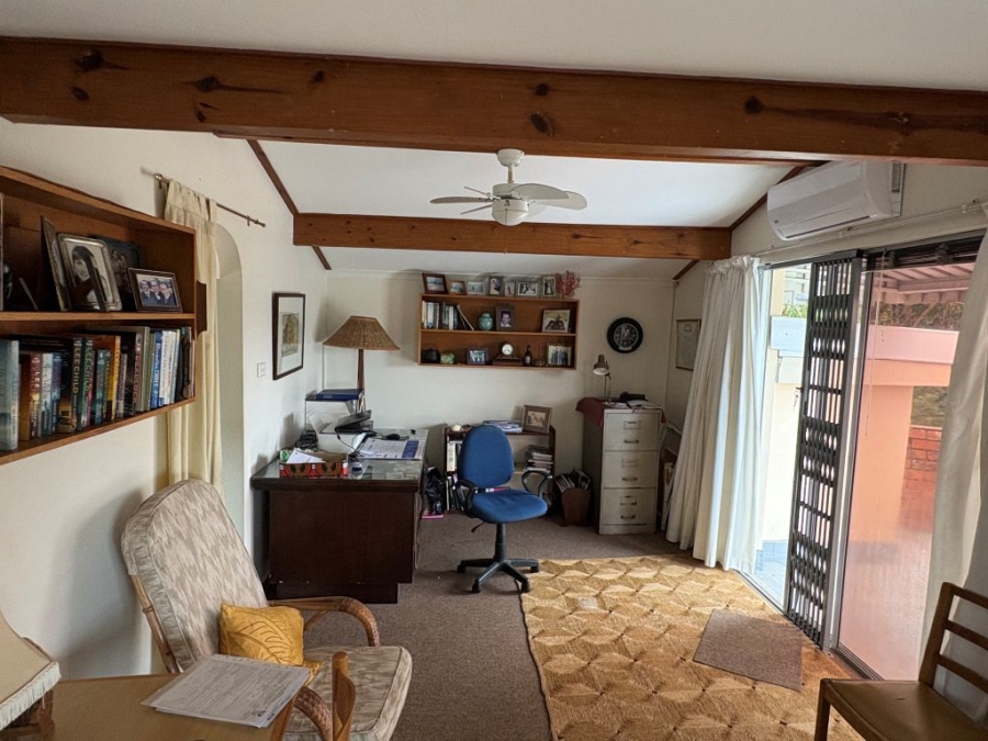 3 Bedroom Property for Sale in Umtentweni KwaZulu-Natal