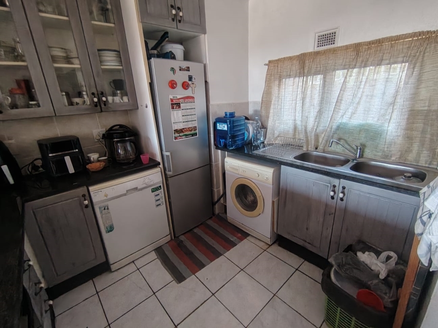 2 Bedroom Property for Sale in Uvongo Beach KwaZulu-Natal