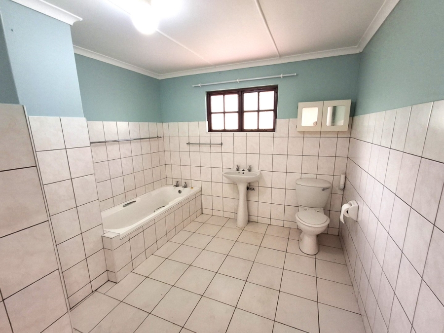 3 Bedroom Property for Sale in Port Edward KwaZulu-Natal