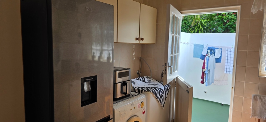 3 Bedroom Property for Sale in Umtentweni KwaZulu-Natal