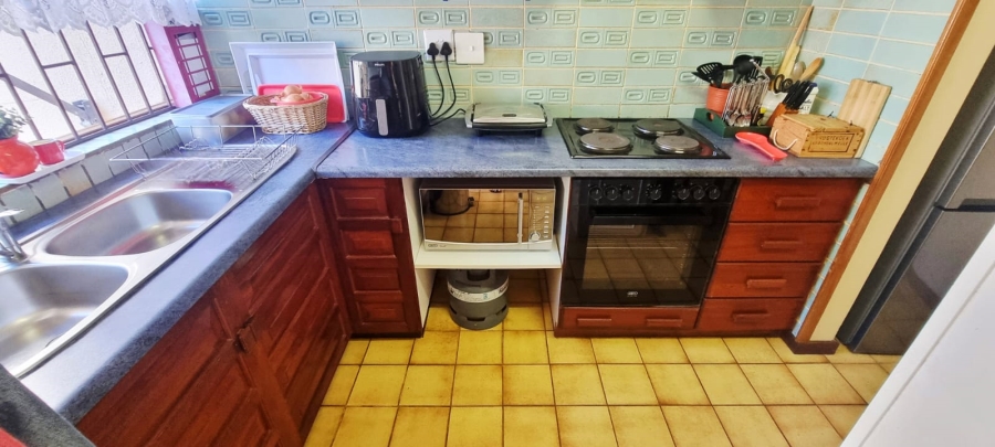 3 Bedroom Property for Sale in Uvongo KwaZulu-Natal