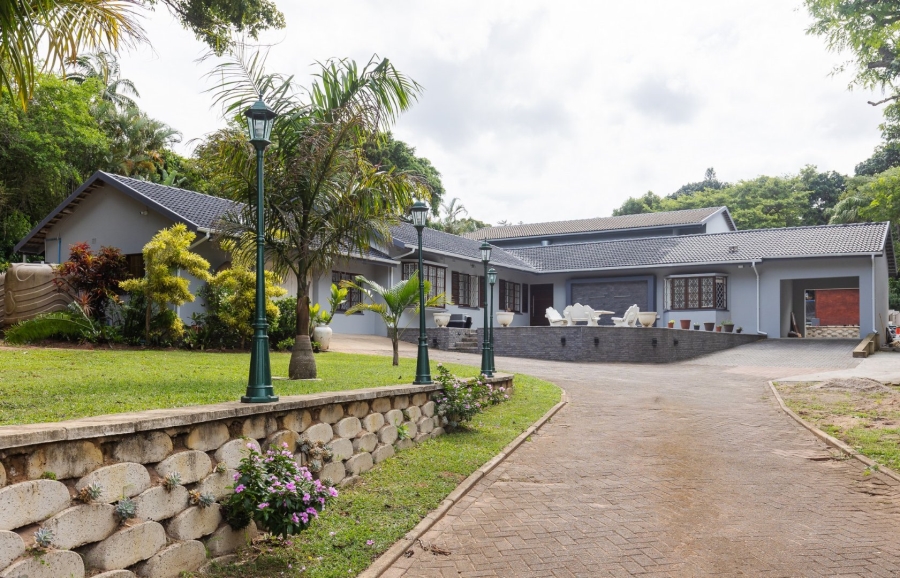 5 Bedroom Property for Sale in Umtentweni KwaZulu-Natal