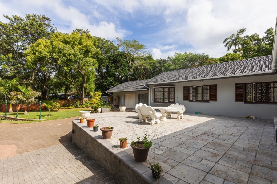 5 Bedroom Property for Sale in Umtentweni KwaZulu-Natal