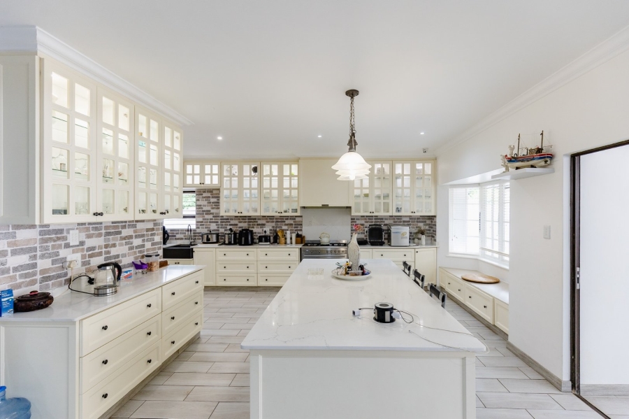 5 Bedroom Property for Sale in Umtentweni KwaZulu-Natal