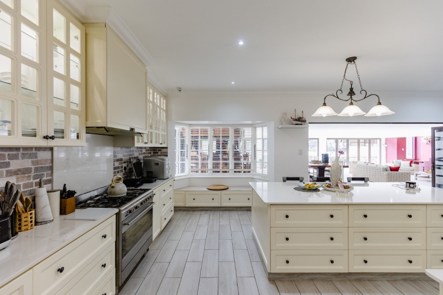 5 Bedroom Property for Sale in Umtentweni KwaZulu-Natal