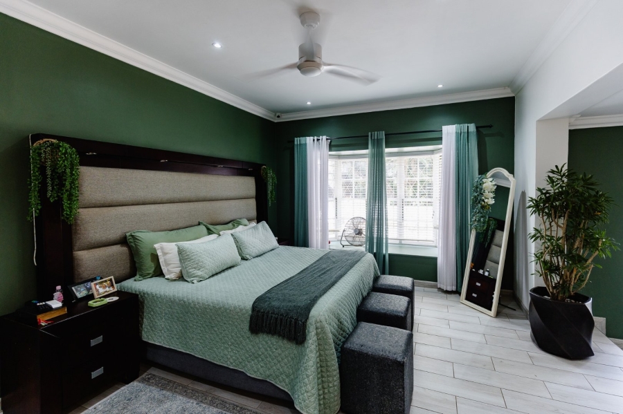 5 Bedroom Property for Sale in Umtentweni KwaZulu-Natal