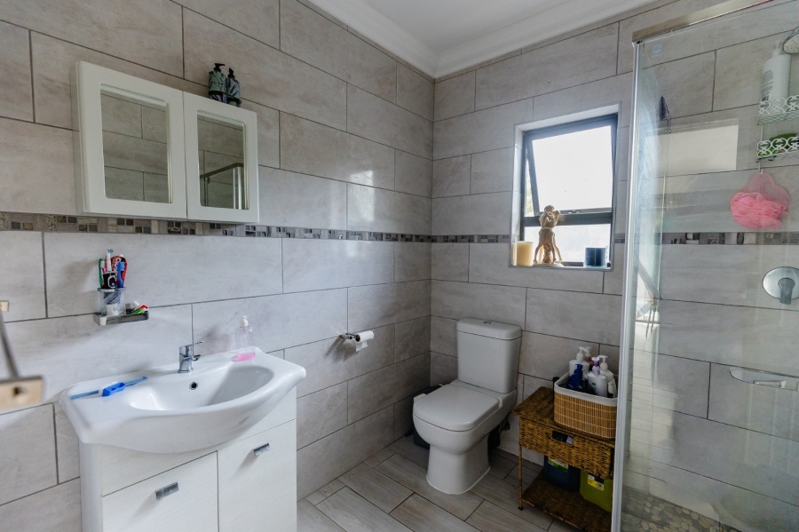 5 Bedroom Property for Sale in Umtentweni KwaZulu-Natal