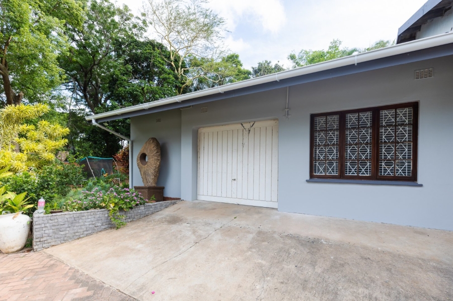 5 Bedroom Property for Sale in Umtentweni KwaZulu-Natal