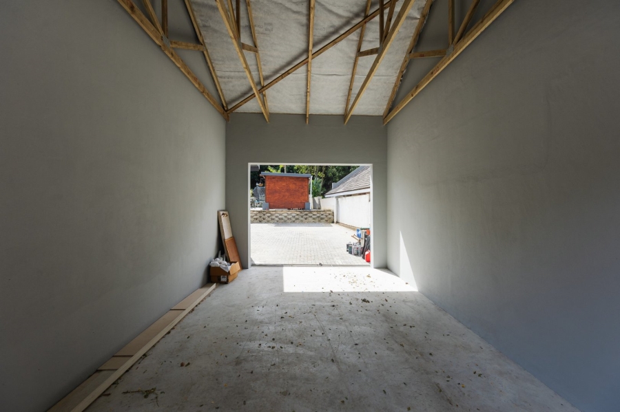 5 Bedroom Property for Sale in Umtentweni KwaZulu-Natal