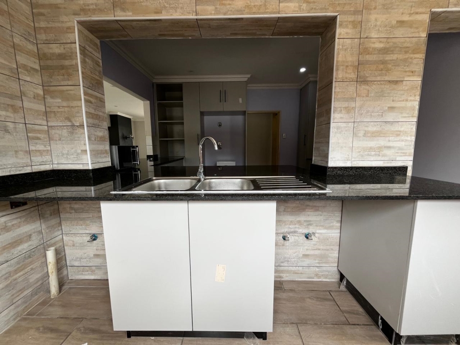 To Let 4 Bedroom Property for Rent in Pioneer Park KwaZulu-Natal