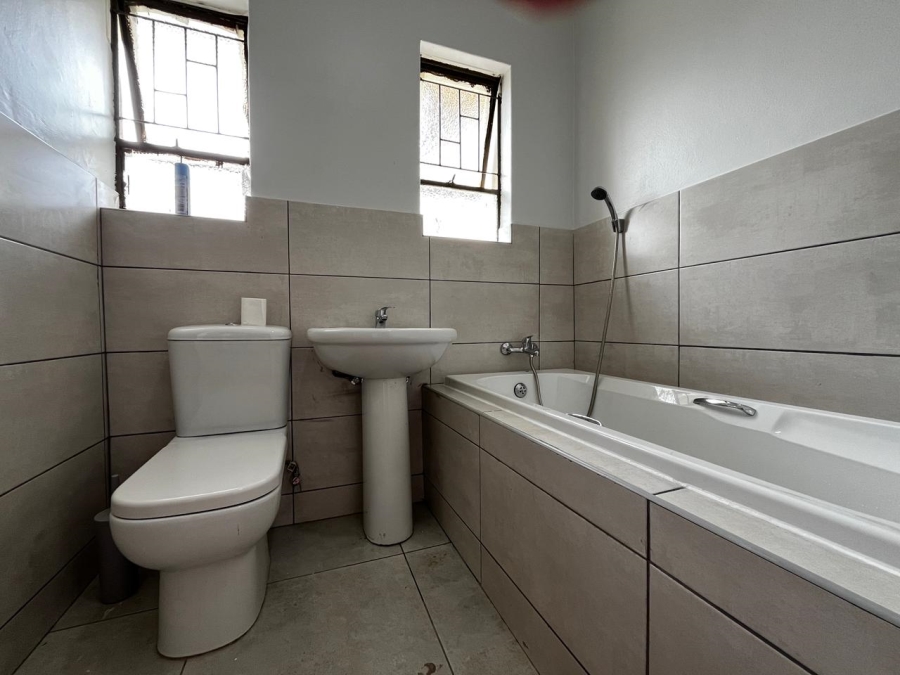 To Let 4 Bedroom Property for Rent in Pioneer Park KwaZulu-Natal