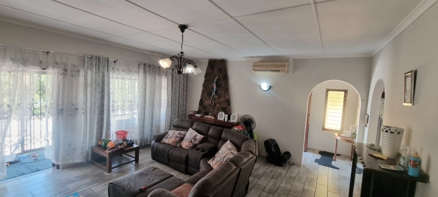 4 Bedroom Property for Sale in St Michaels On Sea KwaZulu-Natal