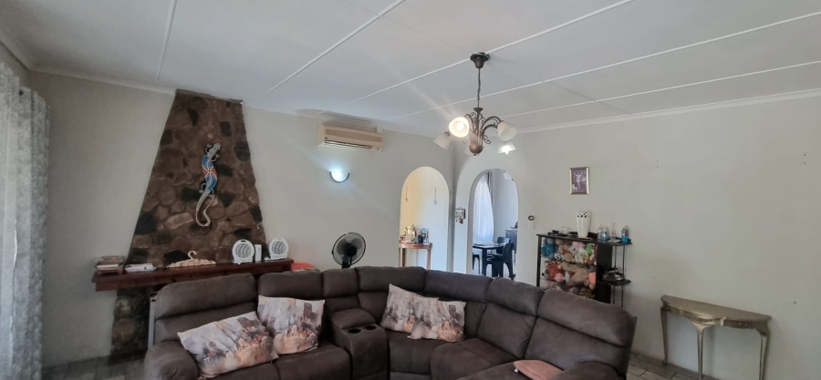 4 Bedroom Property for Sale in St Michaels On Sea KwaZulu-Natal